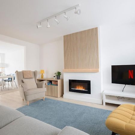 Elegant Home Mod Kitchen, Fast Wi-Fi, Free Parking Carrickfergus Esterno foto