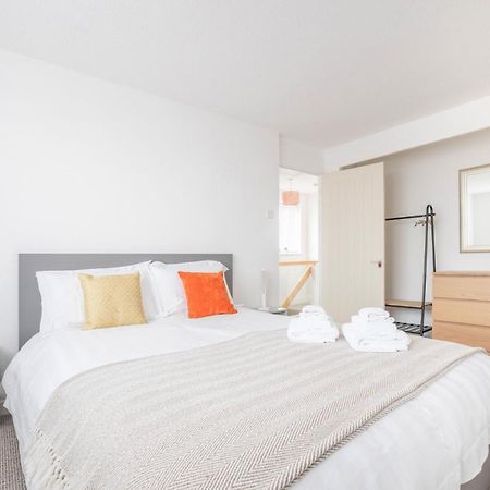 Elegant Home Mod Kitchen, Fast Wi-Fi, Free Parking Carrickfergus Esterno foto