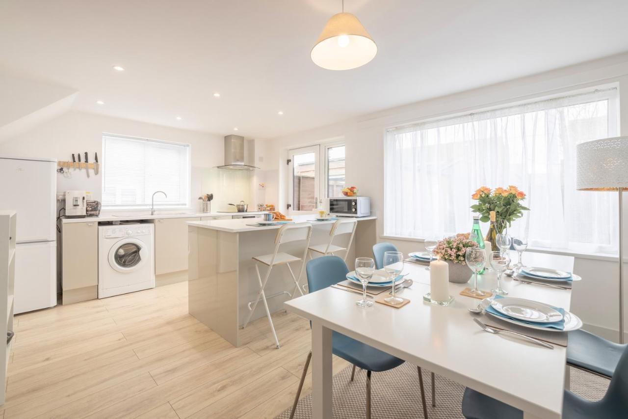 Elegant Home Mod Kitchen, Fast Wi-Fi, Free Parking Carrickfergus Esterno foto