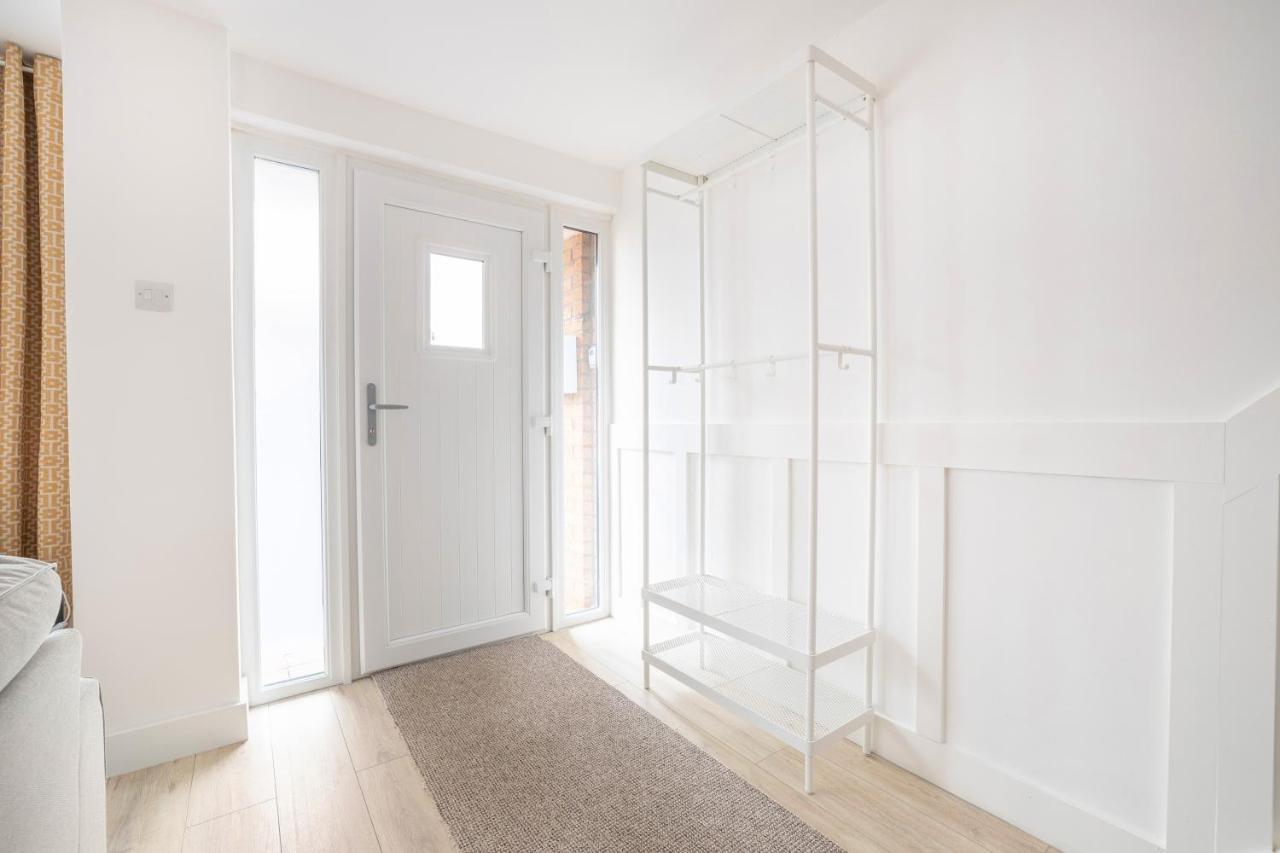 Elegant Home Mod Kitchen, Fast Wi-Fi, Free Parking Carrickfergus Esterno foto
