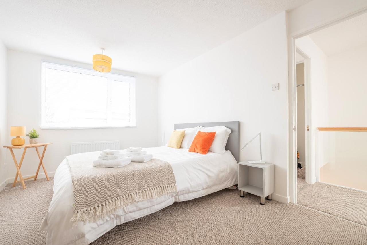 Elegant Home Mod Kitchen, Fast Wi-Fi, Free Parking Carrickfergus Esterno foto