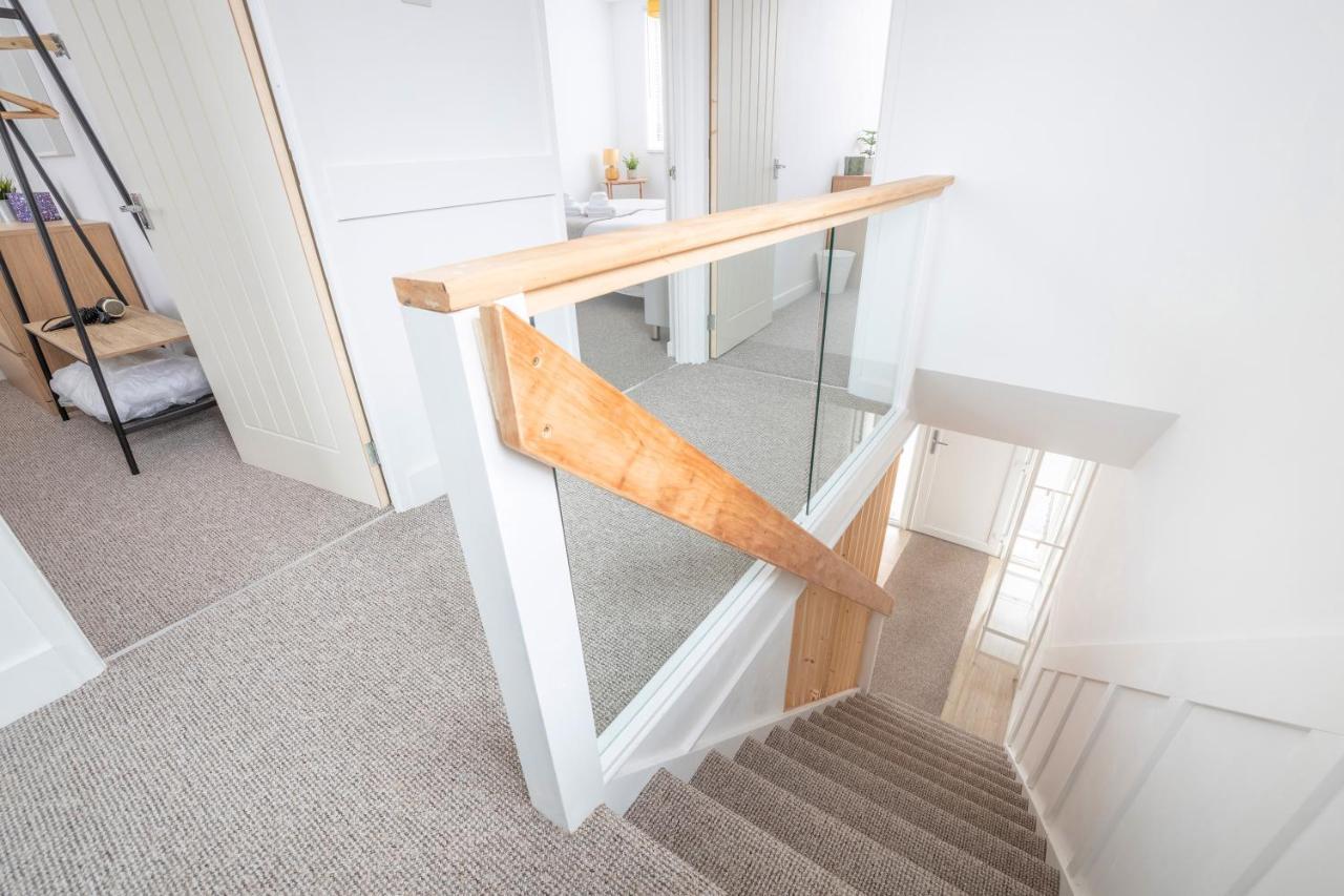 Elegant Home Mod Kitchen, Fast Wi-Fi, Free Parking Carrickfergus Esterno foto