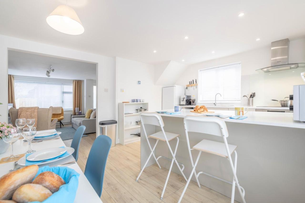 Elegant Home Mod Kitchen, Fast Wi-Fi, Free Parking Carrickfergus Esterno foto