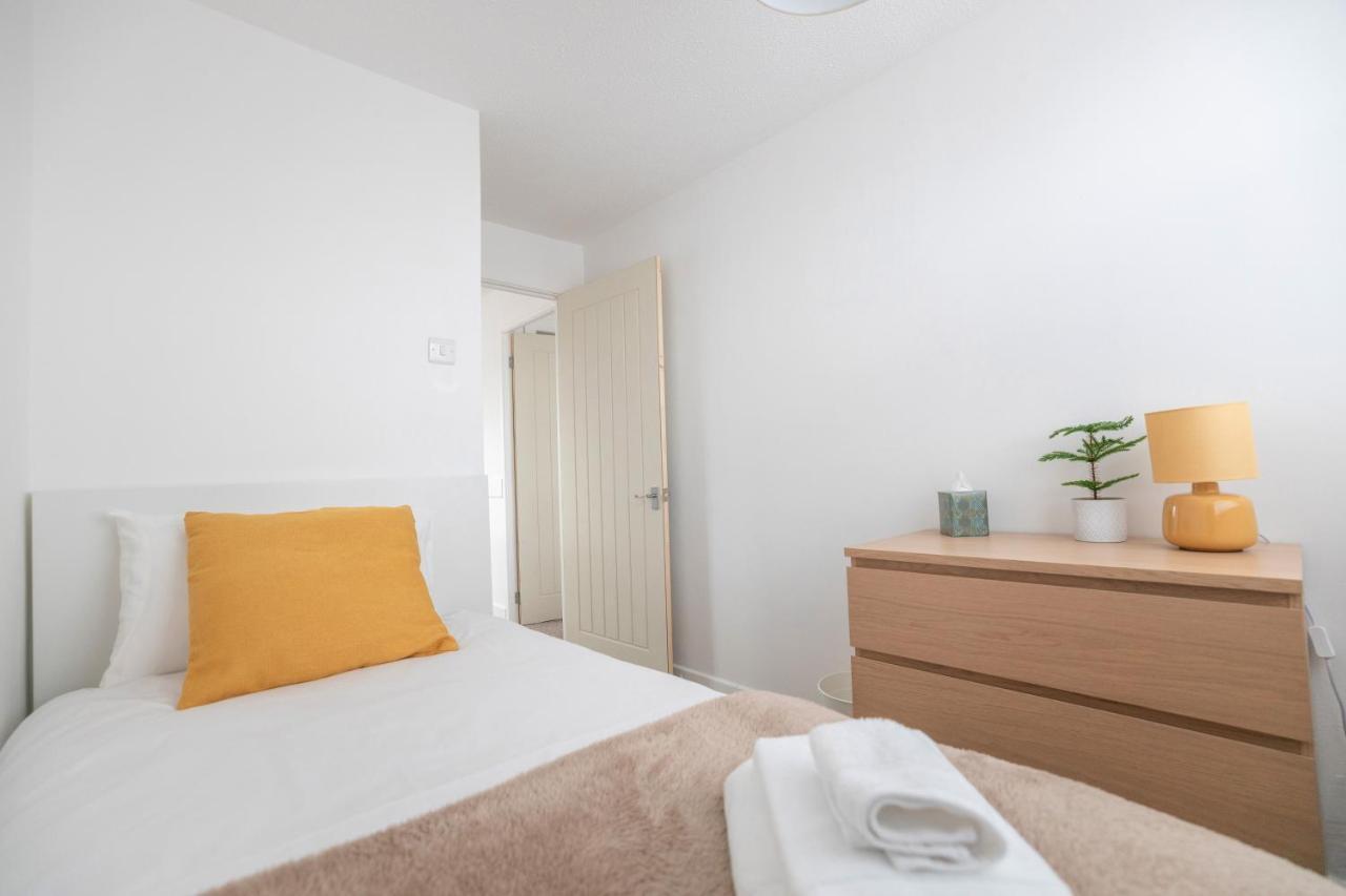Elegant Home Mod Kitchen, Fast Wi-Fi, Free Parking Carrickfergus Esterno foto