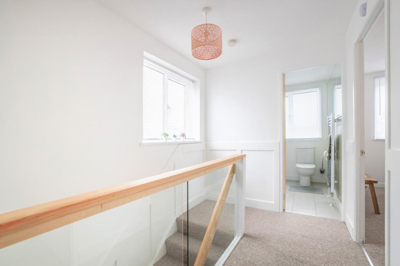 Elegant Home Mod Kitchen, Fast Wi-Fi, Free Parking Carrickfergus Esterno foto