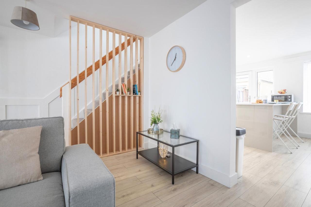 Elegant Home Mod Kitchen, Fast Wi-Fi, Free Parking Carrickfergus Esterno foto