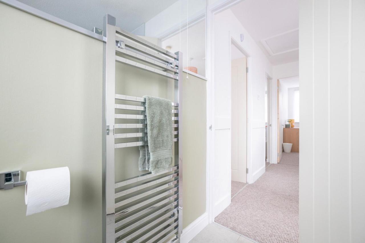 Elegant Home Mod Kitchen, Fast Wi-Fi, Free Parking Carrickfergus Esterno foto