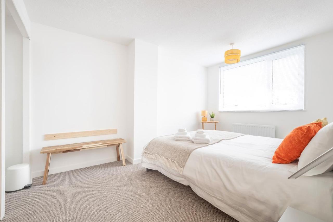 Elegant Home Mod Kitchen, Fast Wi-Fi, Free Parking Carrickfergus Esterno foto
