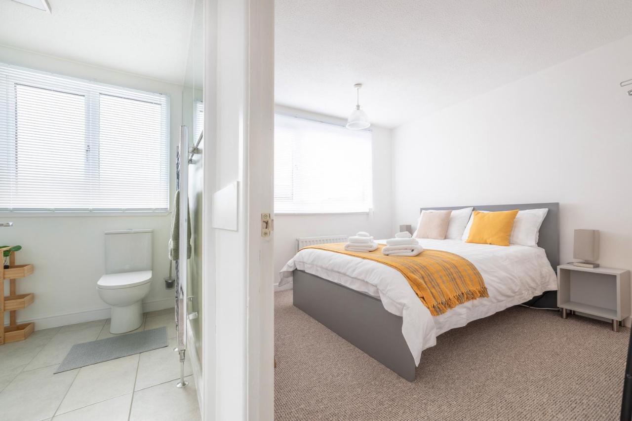 Elegant Home Mod Kitchen, Fast Wi-Fi, Free Parking Carrickfergus Esterno foto