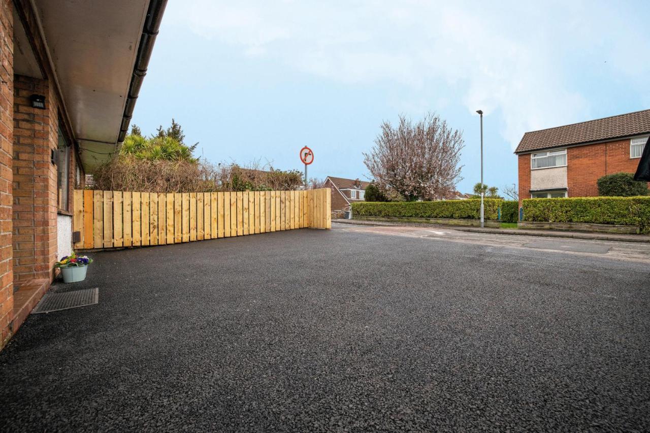 Elegant Home Mod Kitchen, Fast Wi-Fi, Free Parking Carrickfergus Esterno foto