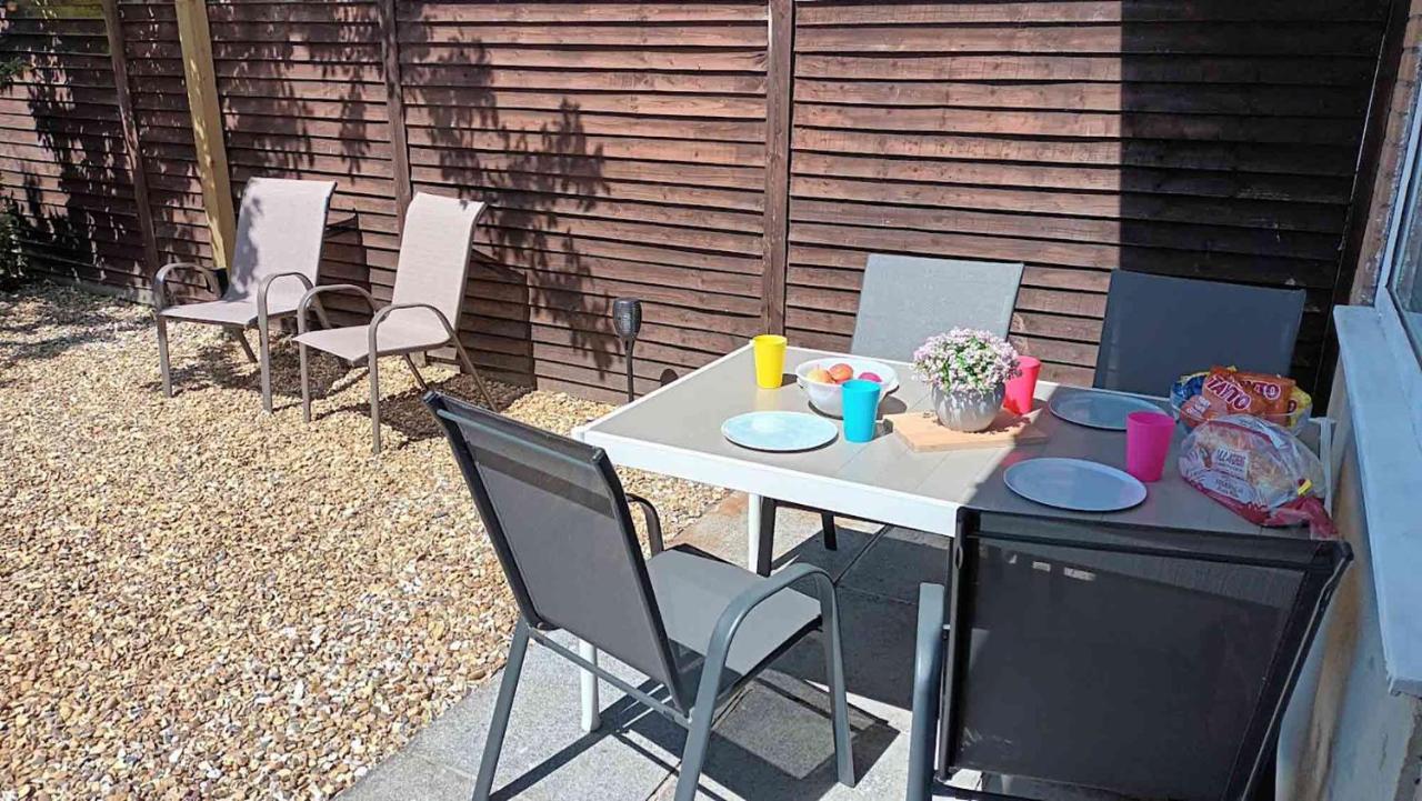 Elegant Home Mod Kitchen, Fast Wi-Fi, Free Parking Carrickfergus Esterno foto